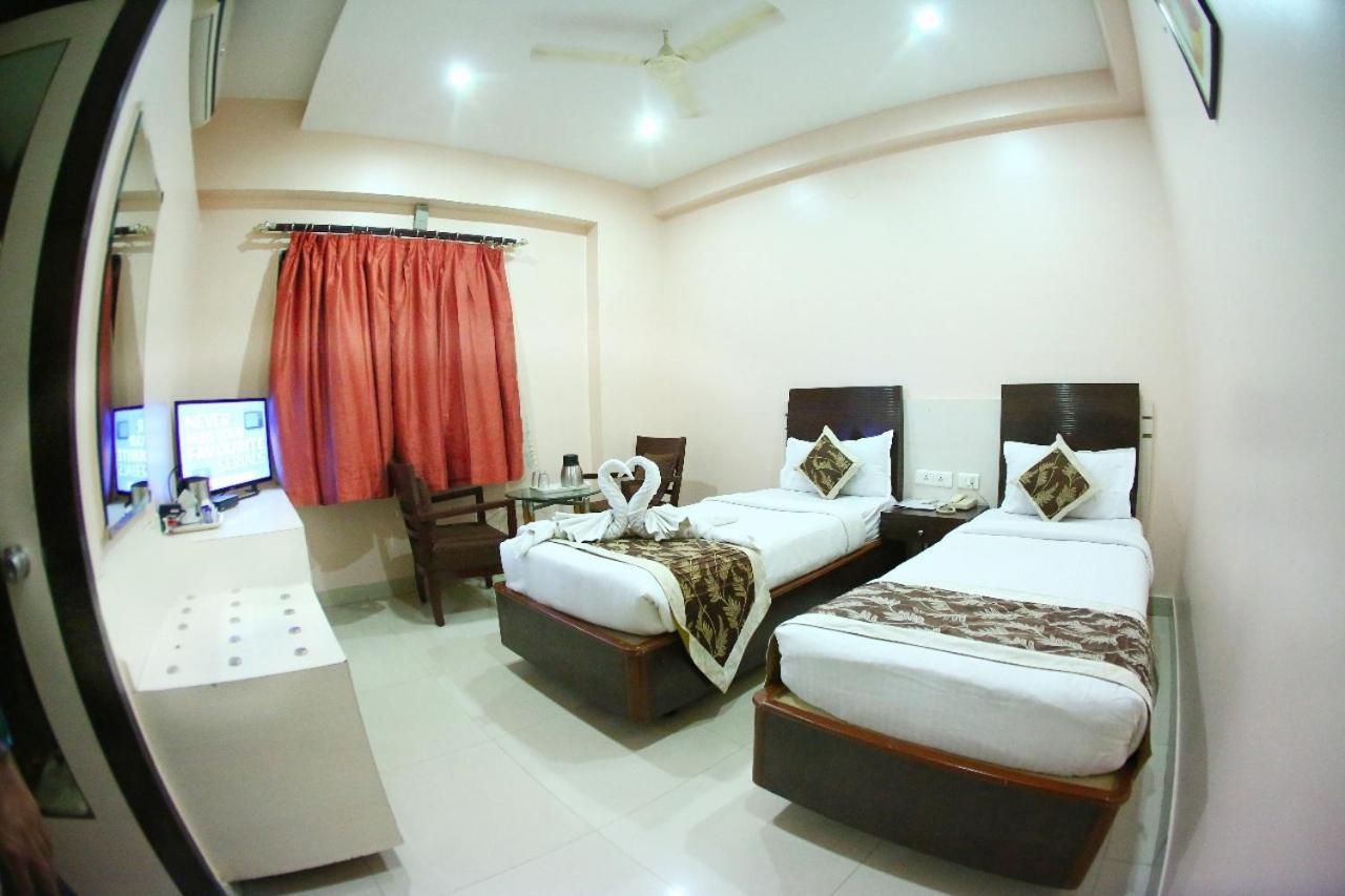 Fabexpress Tourist Plaza Hyderabad Eksteriør bilde